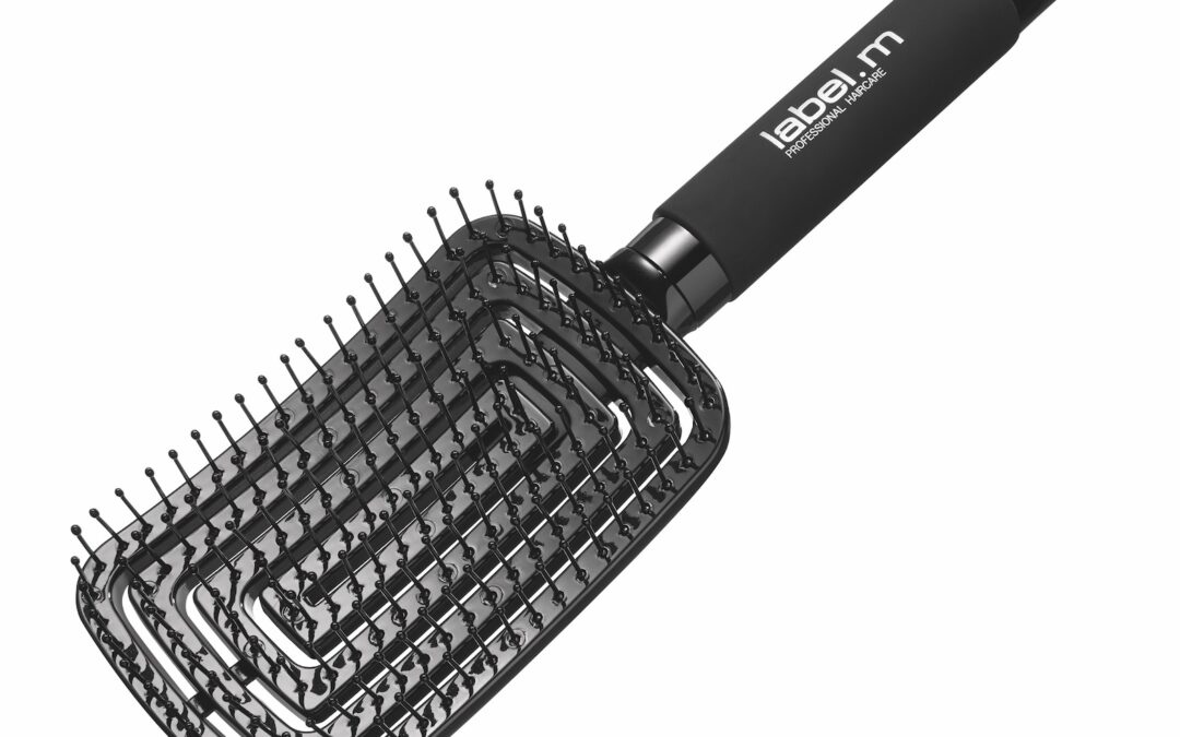 LABEL.M PRESENTA LA NUOVA  DETANGLE PADDLE BRUSH: 3 TIPOLOGIE DI SPAZZOLE, 1 UNICO INNOVATIVO PRODOTTO DALL’ELEGANTE DESIGN