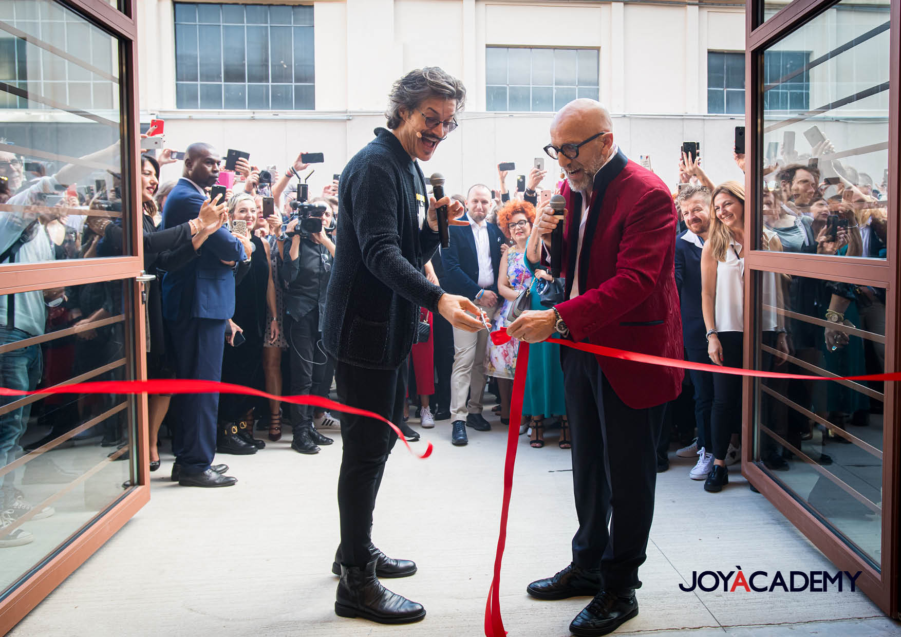 APRE I BATTENTI LA CASA MILANESE DI COMPAGNIA DELLA BELLEZZA