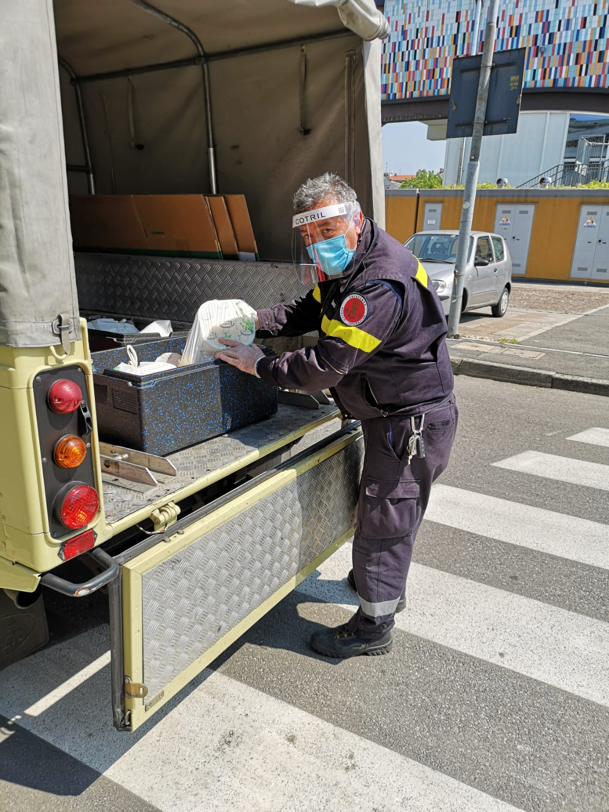 COTRIL DONA 150 VISIERE ALLA PROTEZIONE CIVILE DI BOLLATE – (MI)