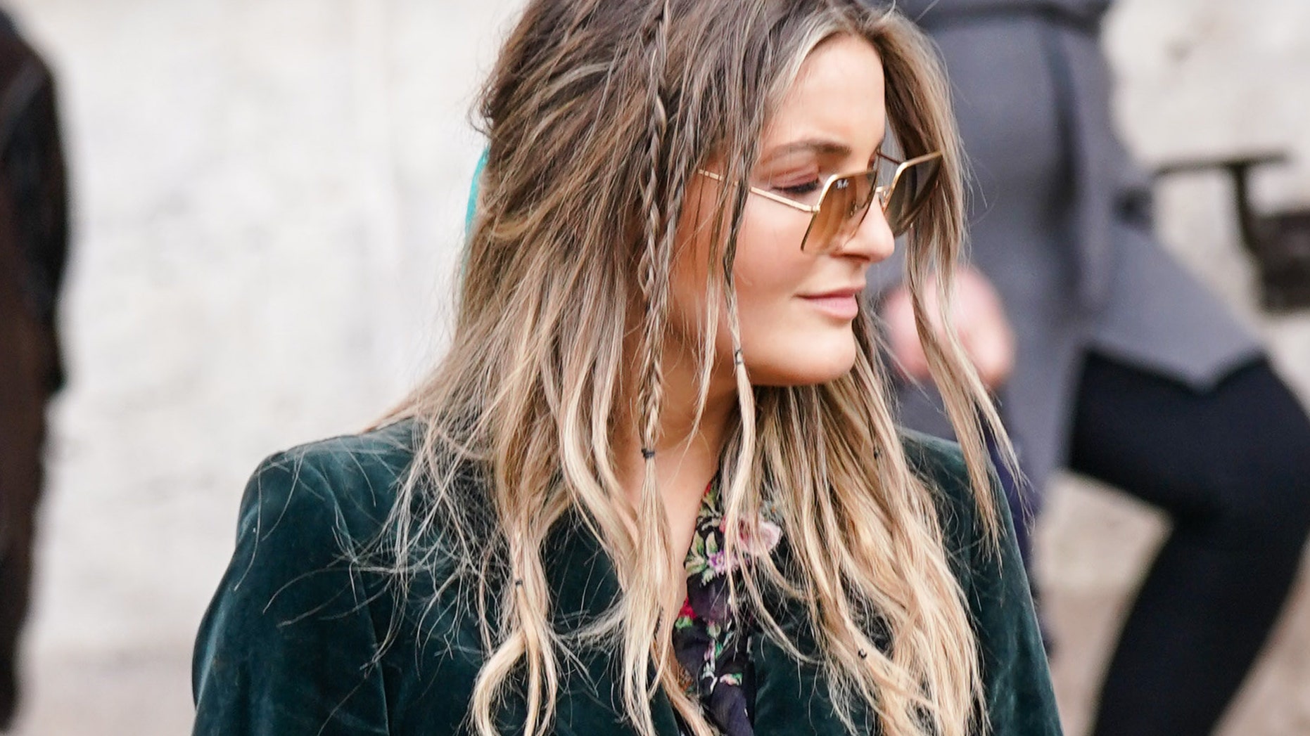 LE TRECCE DELL’ESTATE SONO LE BABY BRAIDS