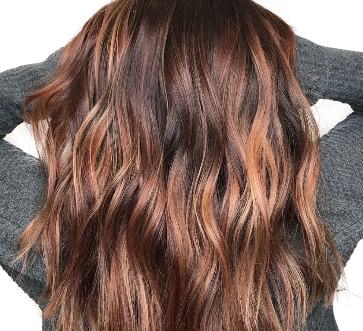 CAPELLI ROSSI ? ECCO COME PORTARLI IN QUESTA STAGIONE