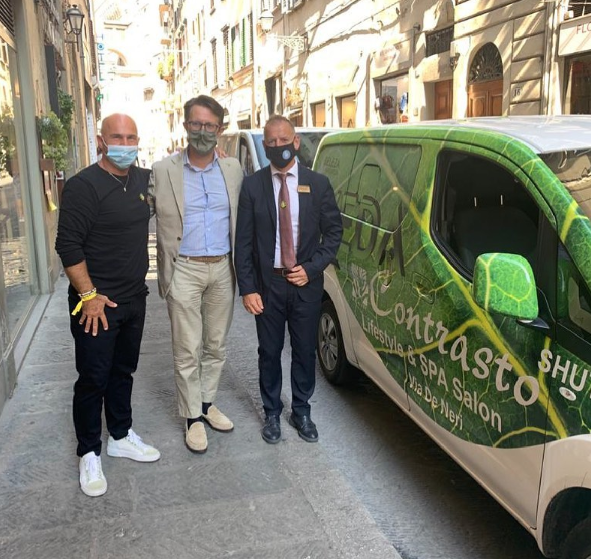 IL PARRUCCHIERE VA A PRENDERE LE CLIENTI A CASA: L’INIZIATIVA ANTI CRISI A FIRENZE