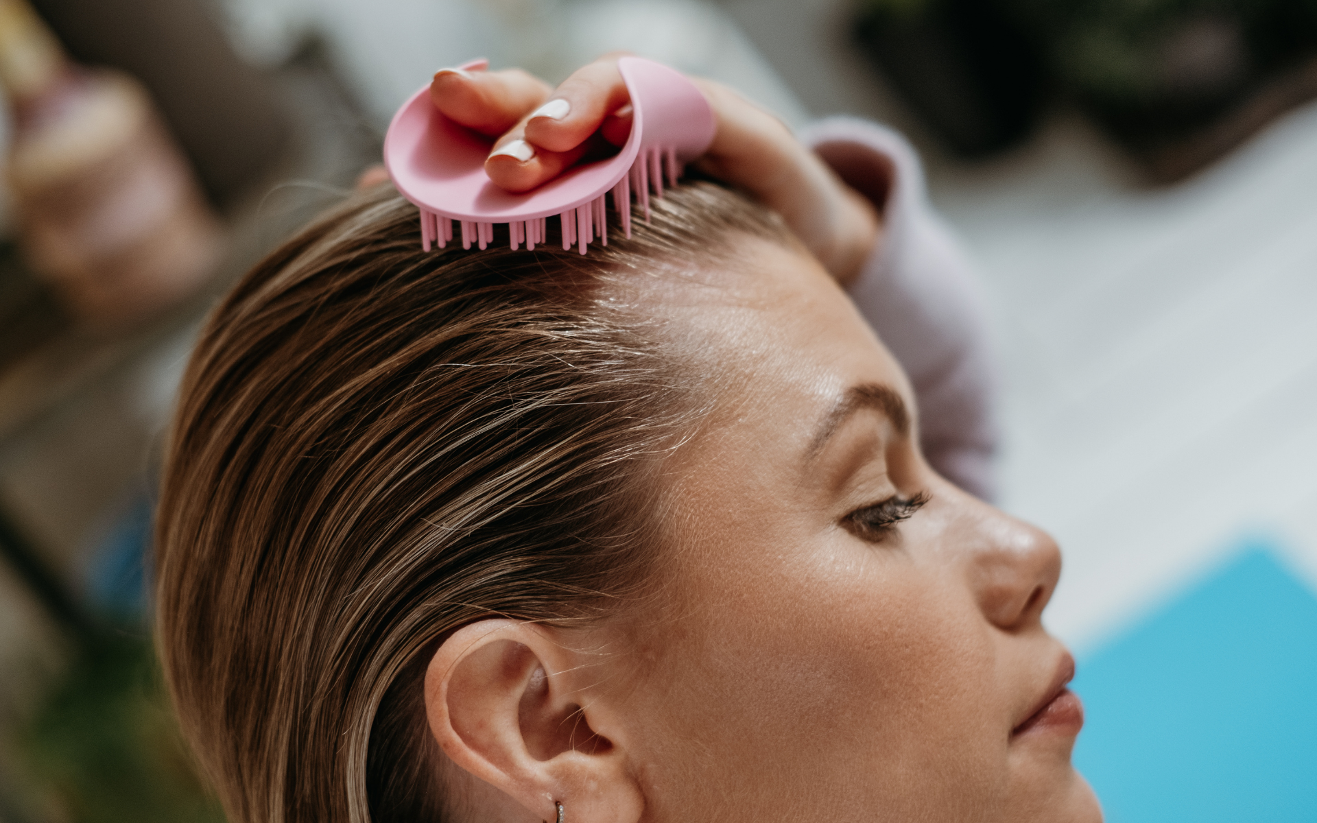 LA NUOVA SPAZZOLA PER IL CUOIO CAPELLUTO DI TANGLE TEEZER: THE SCALP EXFOLIATOR & MASSAGER