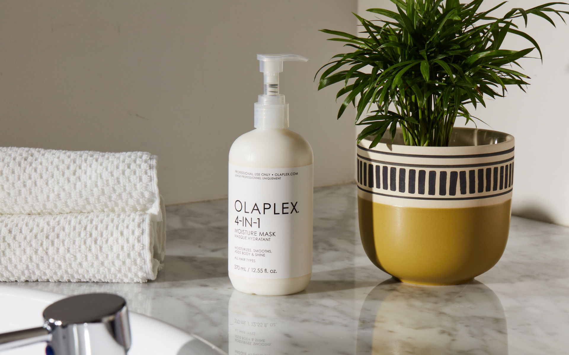 COME UTILIZZARE LA LINEA PROFESSIONALE OLAPLEX IN SALONE: IL NUOVO OLAPLEX 4-IN-1 MOISTURE MASK
