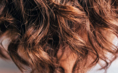 COME CURARE I CAPELLI IDROFOBICI