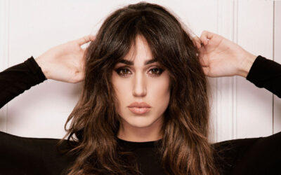 FRANGIA A TENDINA E CAPELLI LUNGHI: PERCHÉ NON PASSANO DI MODA